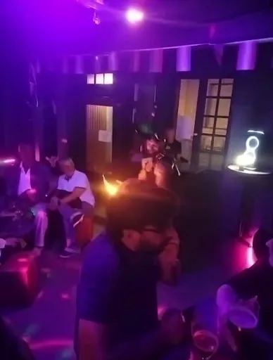 bars gay