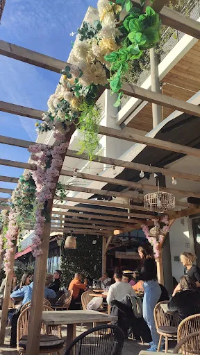 The 7th Heaven Restaurant & Lounge Bar