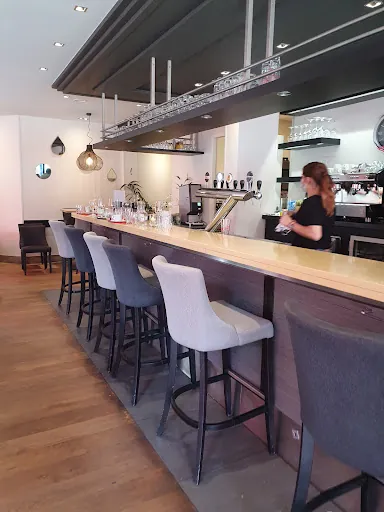 Lodge Bar & Brasserie